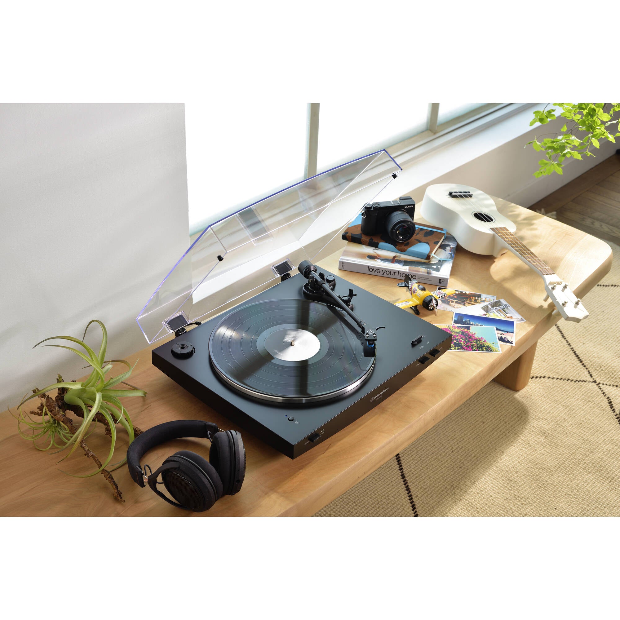 Audio-Technica AT-LP3XBT Fully Automatic Two-Speed Turntable with Bluetooth (Black)