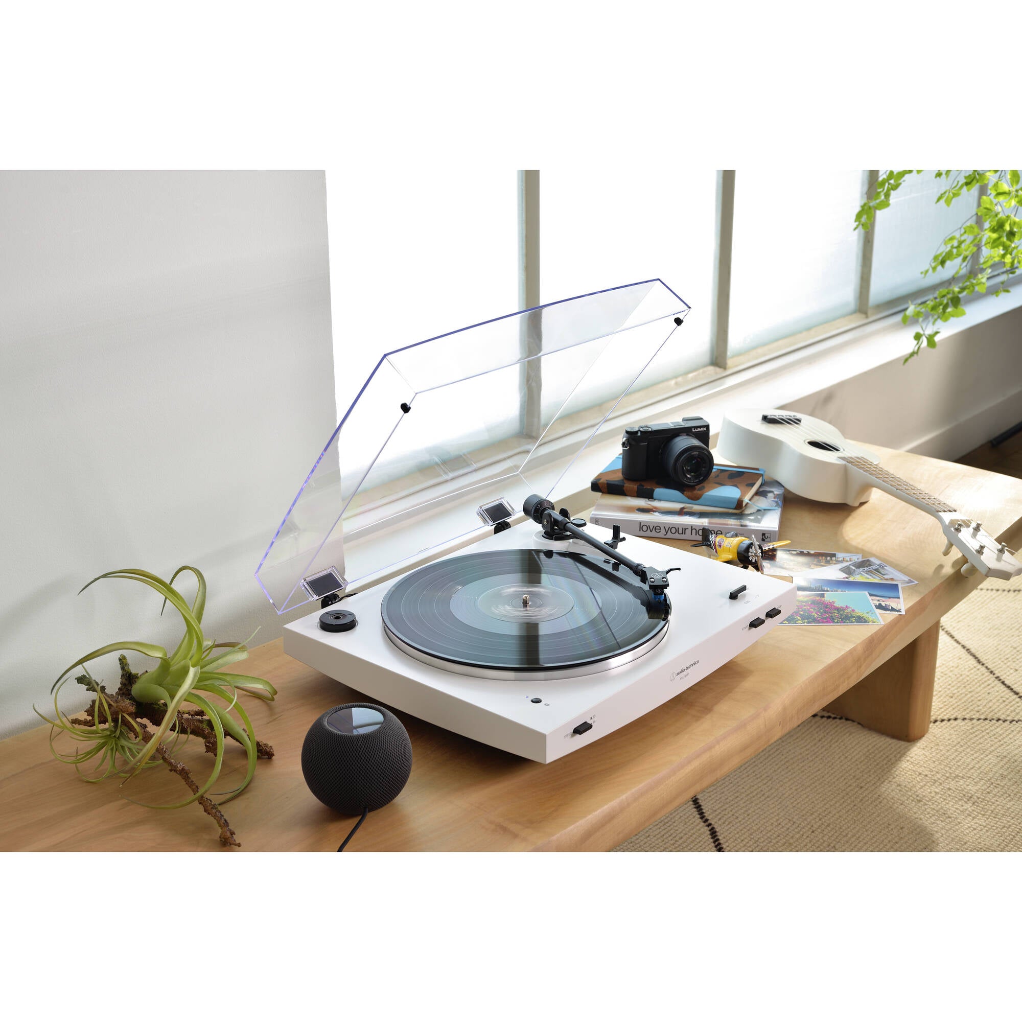 Audio-Technica AT-LP3XBT Fully Automatic Two-Speed Turntable with Bluetooth (White)