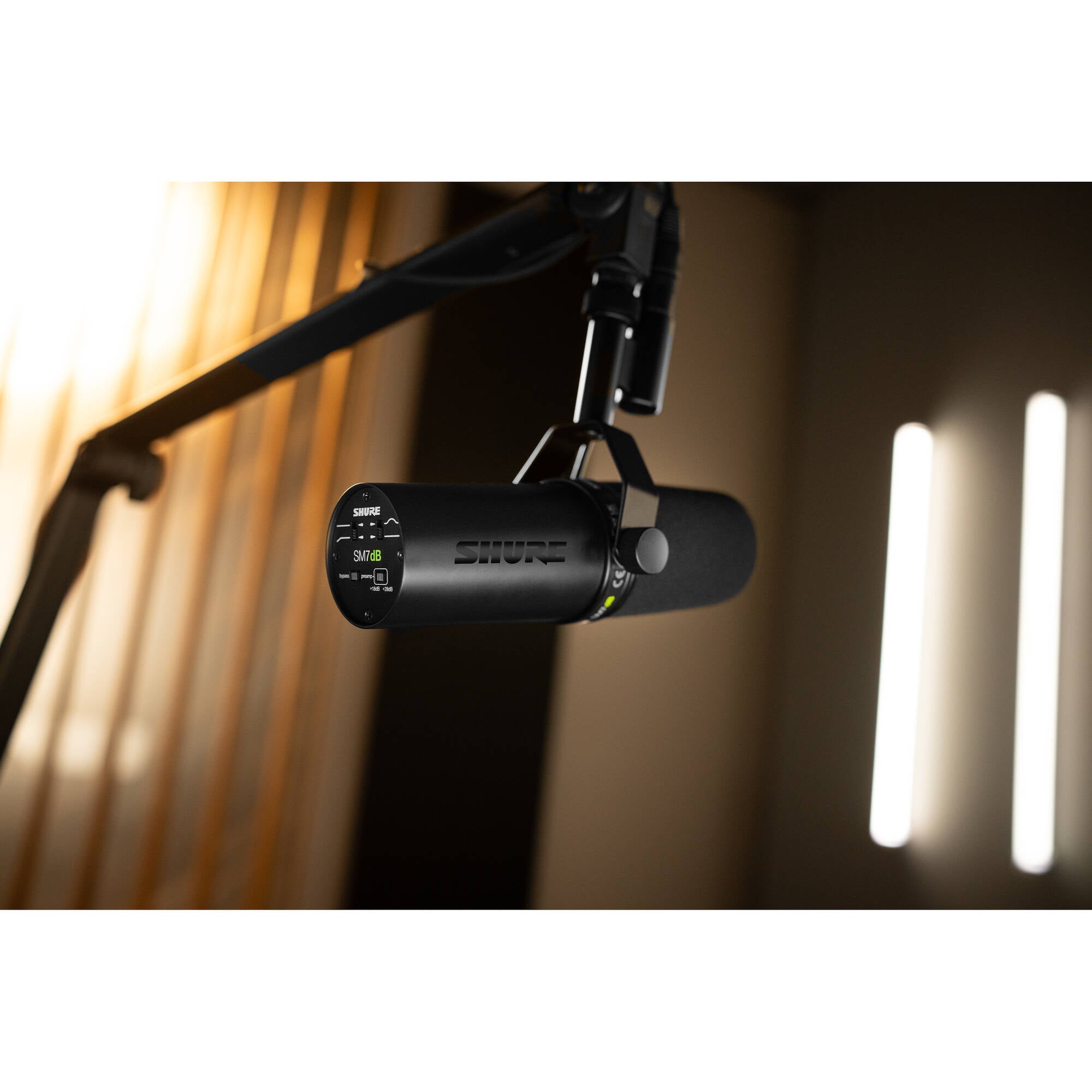 Shure SM7dB Dynamic Cardioid Vocal Microphone with Built-In Preamp