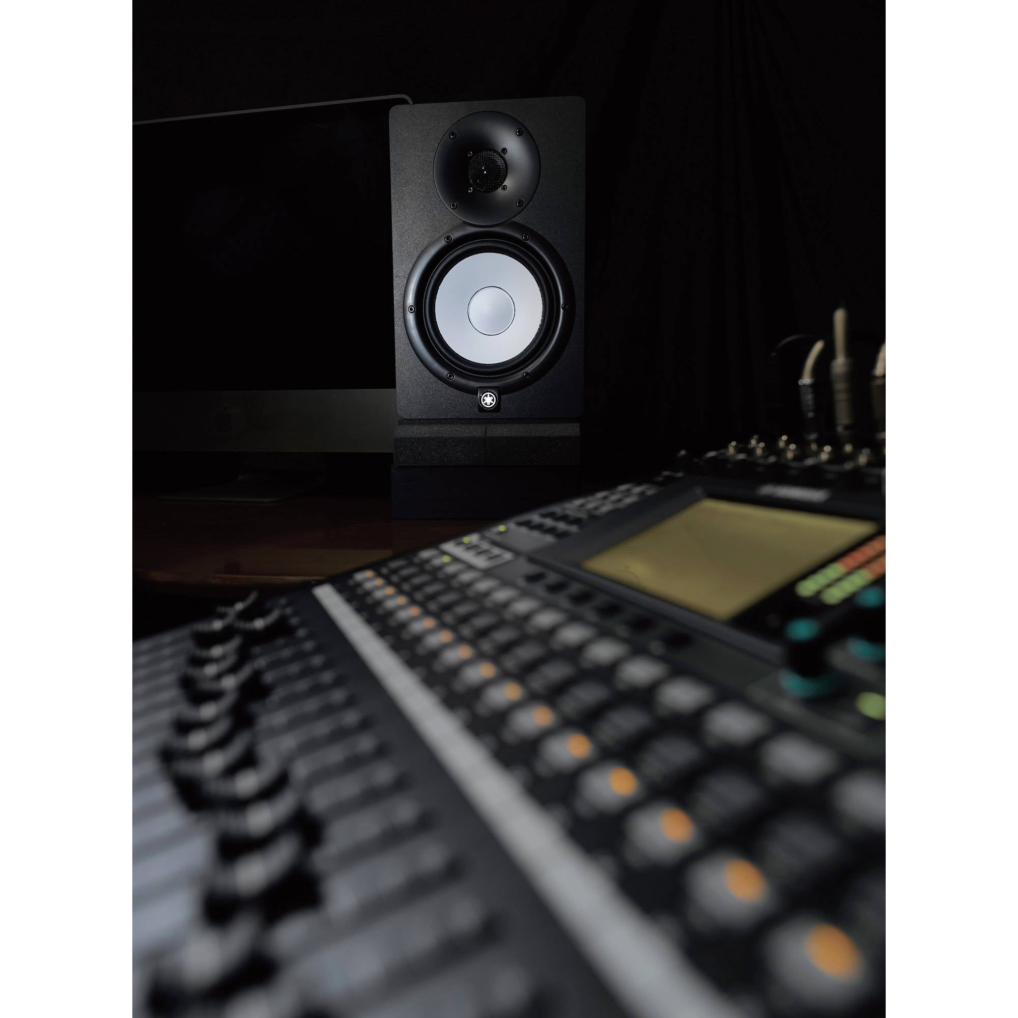 Yamaha HS7 6.5" Active Studio Monitor (Single, Black)