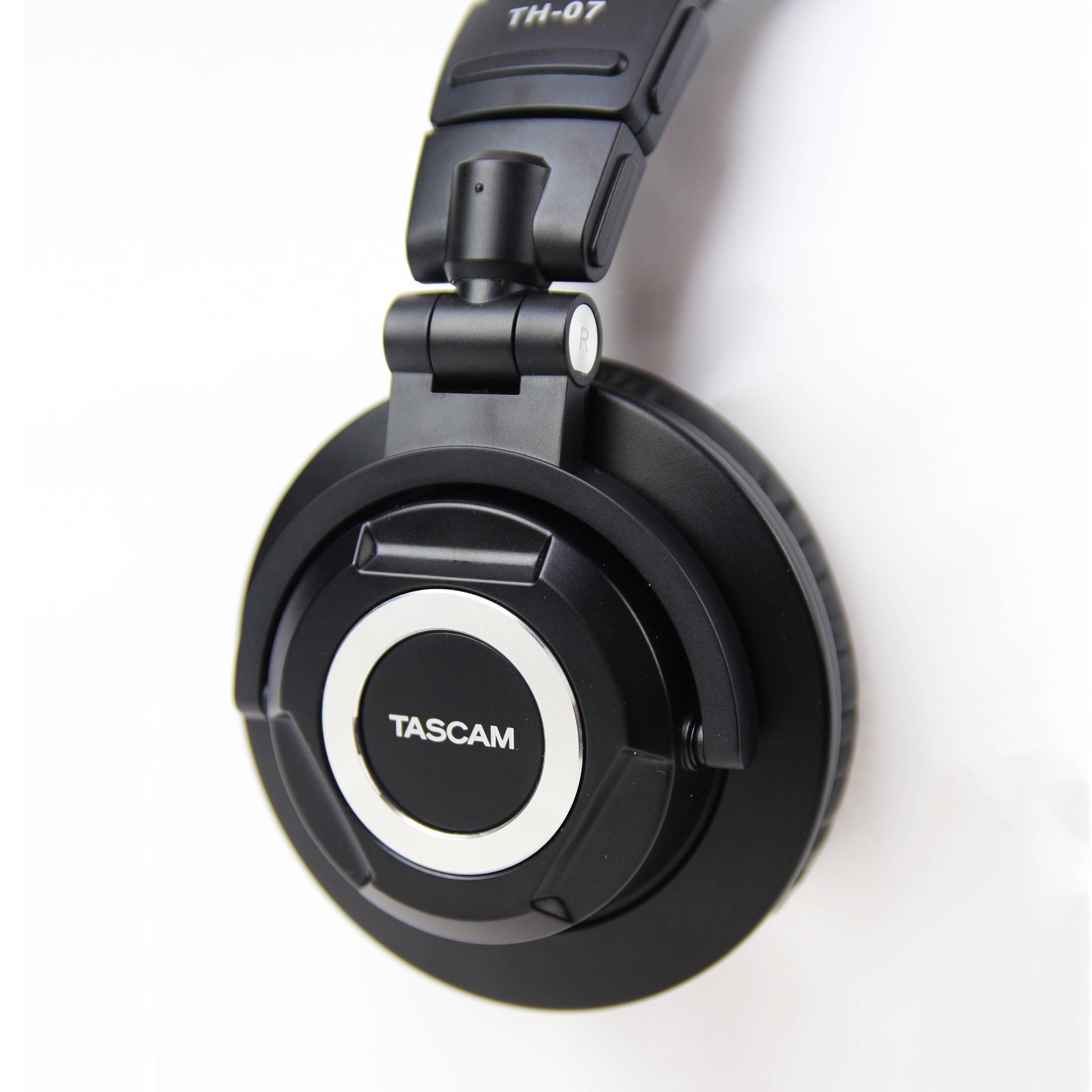 Tascam TH-07 High-Definition Monitor Headphones (Black)